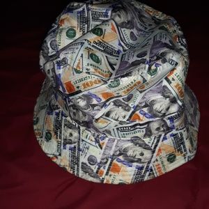 Bucket hat